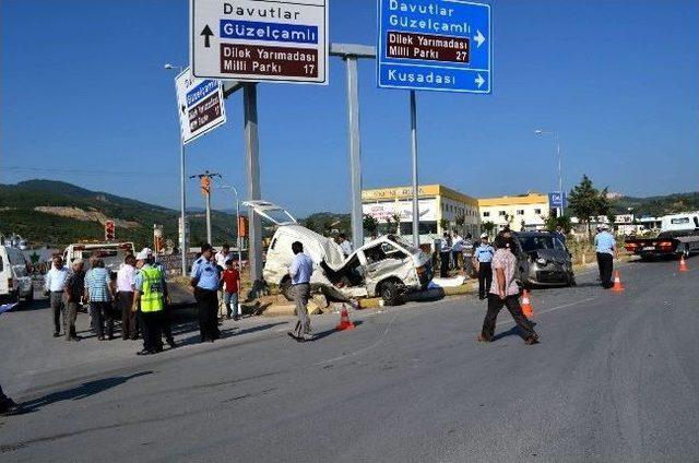 İnşaat Servisi Ara&ccedil; İle &Ccedil;arpıştı: 1 &Ouml;l&uuml;, 13 Yaralı 2