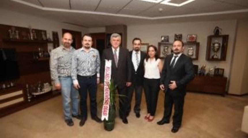 Diş Hekimlerinden Başkan Karaosmanoğlu&rsquo;na Ziyaret