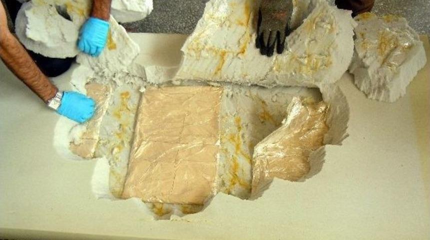 Konya'da S&uuml;ngerlere Gizlenmiş 22 Kilo Eroin Ele Ge&ccedil;irildi