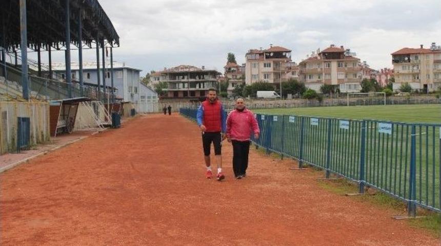 Sabri Turgut Formunu Korumak İ&ccedil;in Sahaya İndi