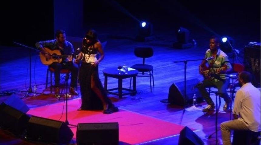 Aşkın Tutkulu Sesi Buika Mersin'de Sahne Aldı