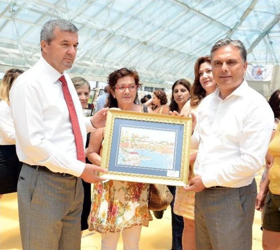 Muratpaşa&rsquo;lı Kursiyerlerin Dev Sergisi A&ccedil;ıldı