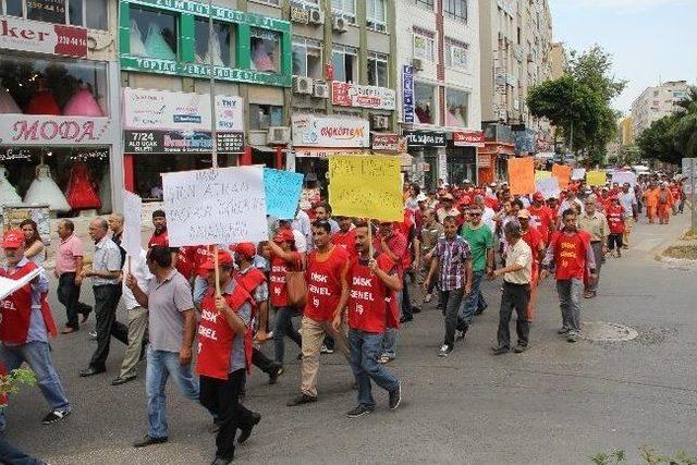 İşten Çıkarılan Taşeron İşçiler Mersin Büyükşehir Belediyesi'ne Yürüdü