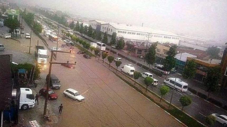 Denizli Aydın Karayolundaki G&ouml;r&uuml;nt&uuml;ler Korkuttu