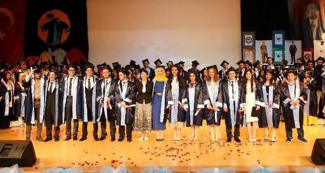 İhlas Koleji&rsquo;nden Muhteşem Final 1