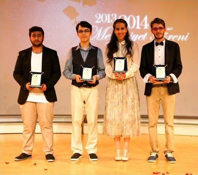 İhlas Koleji&rsquo;nden Muhteşem Final 2