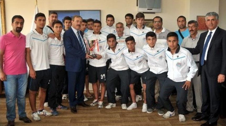 Akdeniz Belediyespor U19 Takımı T&uuml;rkiye 3.&rsquo;s&uuml; Oldu