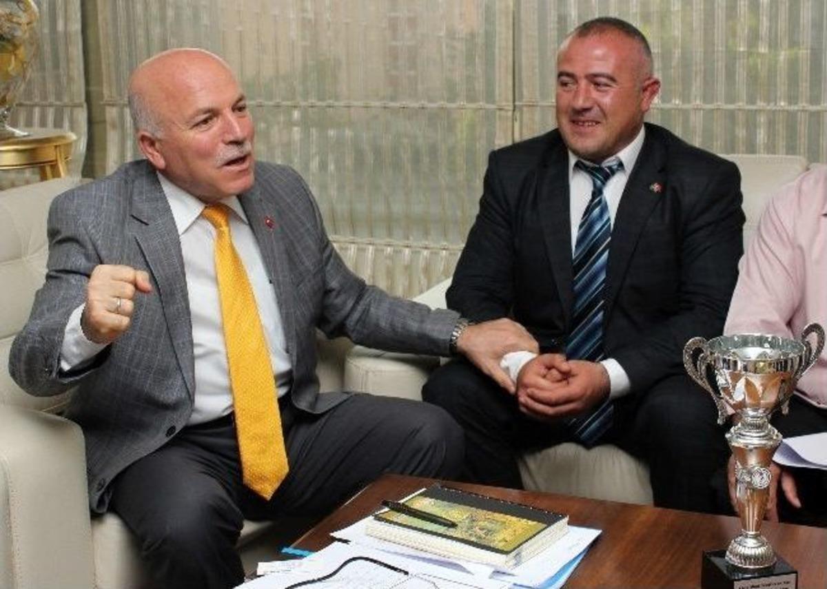 Şampiyon Ol, Gel Evi Al...