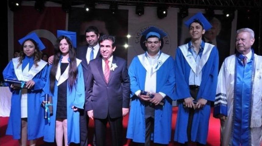 &Ccedil;ağ &Uuml;niversitesi'nde Mezuniyet Coşkusu Yaşandı