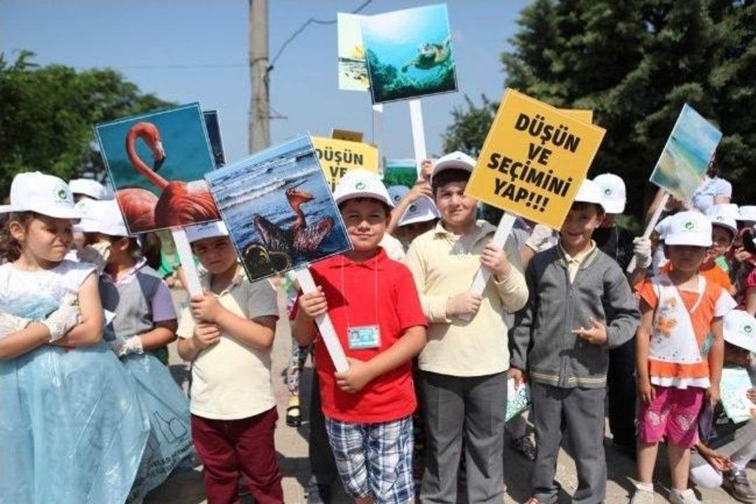 &Ccedil;ocuklardan &Ouml;rnek Temizlik Kampanyası