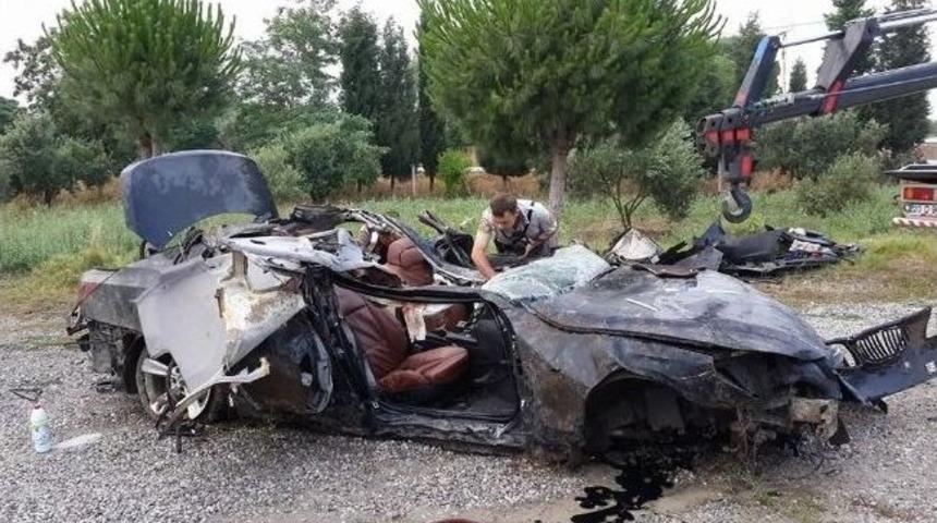 L&uuml;ks Otomobilde &Ouml;lenlerin &Uuml;zerinden Sahte Kimlik &Ccedil;ıktı