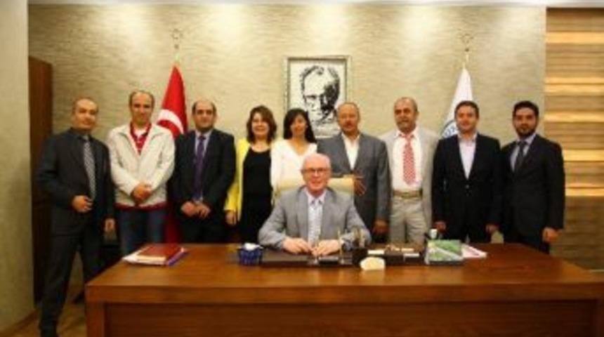 Avukat Katipleri Ve Sekreterlerinden Başkan Kurt&rsquo;a Ziyaret