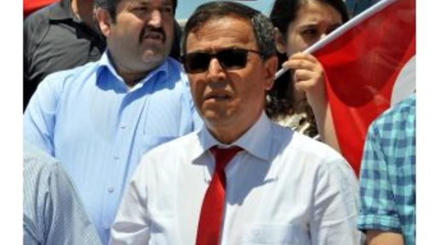 Er&uuml;'de Servis &Uuml;cretlerine Zam Protestosu