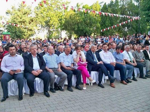 Malkara Kız Teknik Ve Meslek Lisesi 80 Mezun Verdi