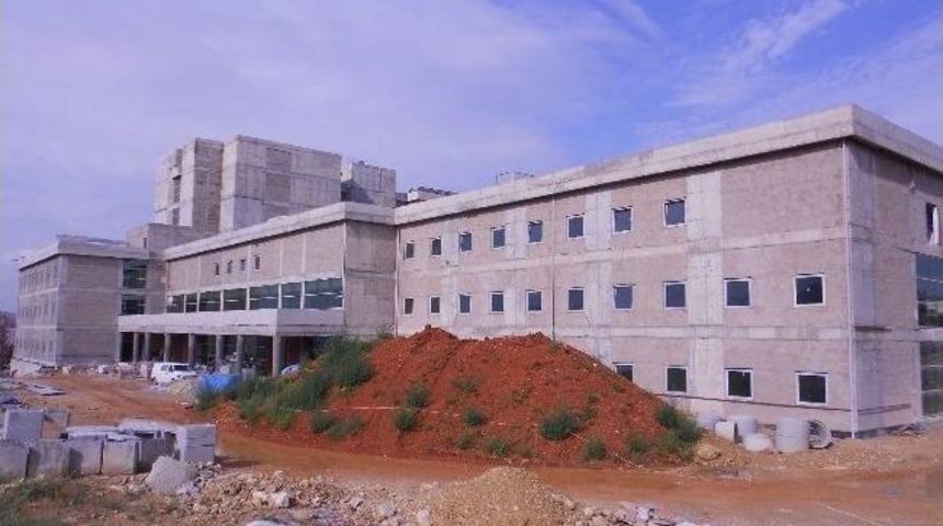 200 Yataklı Kozan Devlet Hastanesi İnşaatı Son Aşamaya Geldi