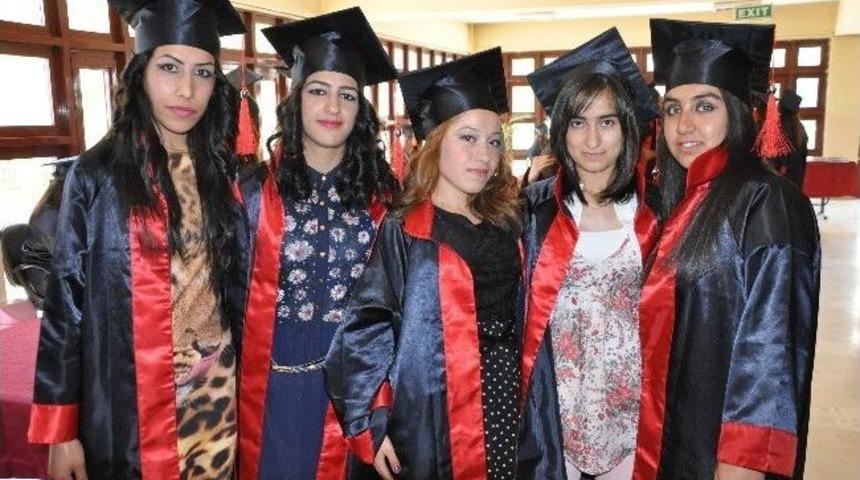 Hakkari&rsquo;de G&ouml;rkemli Mezuniyet T&ouml;reni