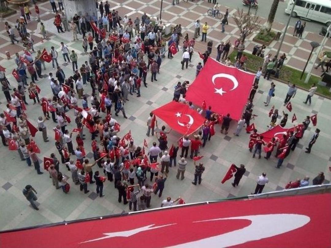 Nazilli&rsquo;de Bayrağa Saygı Y&uuml;r&uuml;y&uuml;ş&uuml;