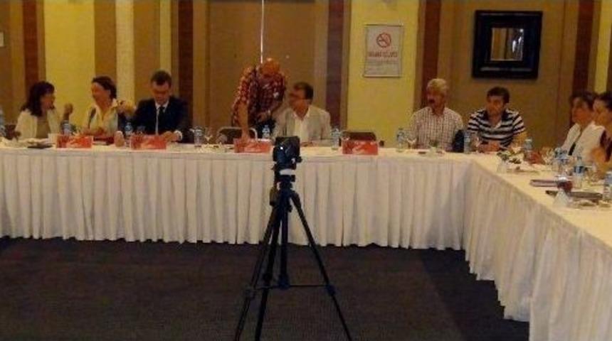 Savaş Alanındaki Cinsel Şiddet Sorunu Masaya Yatırıldı