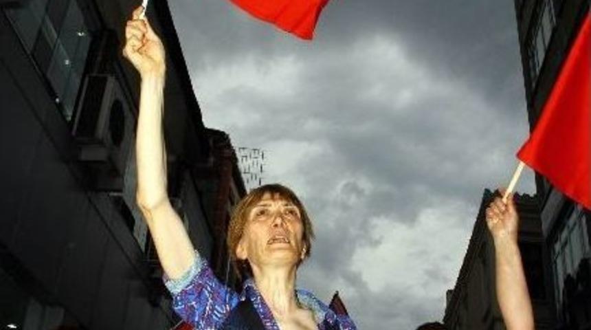 Add&rsquo;den &lsquo;bayrağa Saygı&rsquo; Y&uuml;r&uuml;y&uuml;ş&uuml;