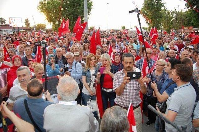 Bandırma'da Mhp İlçe Teşkilatı Tarafından Bayrağa Saygı Yürüyüşü