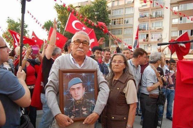 Bandırma'da Mhp İlçe Teşkilatı Tarafından Bayrağa Saygı Yürüyüşü