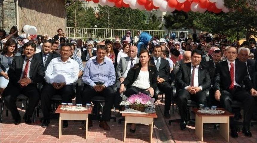 G&uuml;m&uuml;şhane Halk Eğitimi Merkezinin Yılsonu Sergisi A&ccedil;ıldı