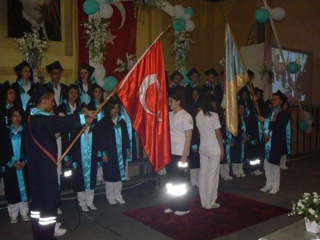 Boz&uuml;y&uuml;k 70. inci Yıl Anadolu Sağlık Meslek Lisesi Mezuniyet T&ouml;reni 2