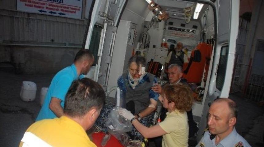 Zonguldak'ta Tarım Aracı Devrildi: 4 Yaralı