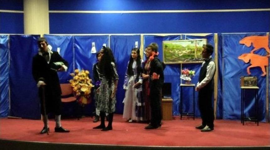 Sincik &Ccedil;pl &Ouml;ğrencilerinden Tiyatro G&ouml;sterisi