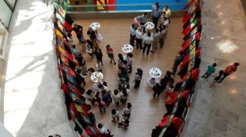 &Ouml;ğrencilerden Avm'de Resim Sergisi