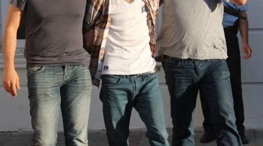 Yaşlı Adama İltifatlı Kapka&ccedil;