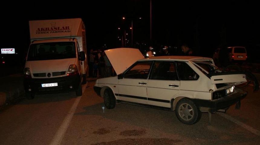 Otomobil Park Halindeki Kamyonete &Ccedil;arptı: 1 Yaralı