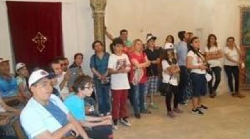 &Ouml;ğrenciler Tarihi Yerleri Gezdi