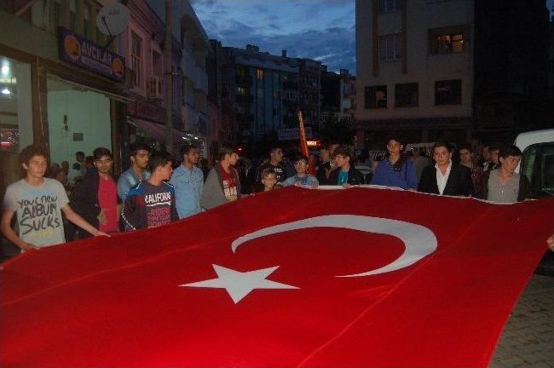 Lapseki&rsquo;de Bayrak Y&uuml;r&uuml;y&uuml;ş&uuml;