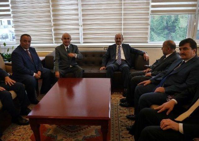 Sağlık Bakanı M&uuml;ezzinoğlu: "musul&rsquo;daki T&uuml;rk Rehineler İ&ccedil;in Hızlı Bir &Ccedil;alışma Y&uuml;r&uuml;t&uuml;l&uuml;yor" 1