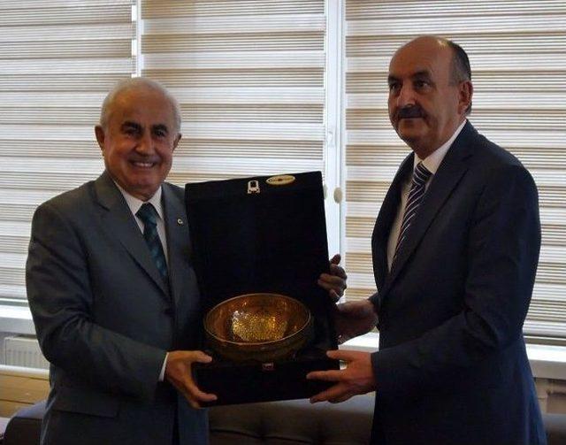 Sağlık Bakanı M&uuml;ezzinoğlu: "musul&rsquo;daki T&uuml;rk Rehineler İ&ccedil;in Hızlı Bir &Ccedil;alışma Y&uuml;r&uuml;t&uuml;l&uuml;yor" 2