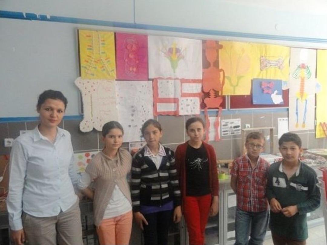 Fen Ve Teknoloji Dersinde &Ouml;ğrenmeyi Kalıcı Ve Eğlenceli Hale Getiriyorlar