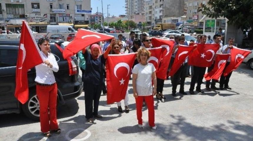 Adliye Personellerinden &lsquo;bayrak&rsquo; Tepkisi