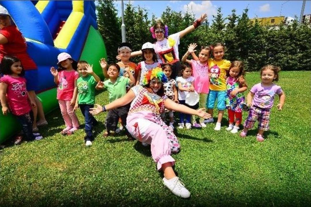 &Ccedil;&ouml;lyaklı Miniklere İzmir B&uuml;y&uuml;kşehir Desteği