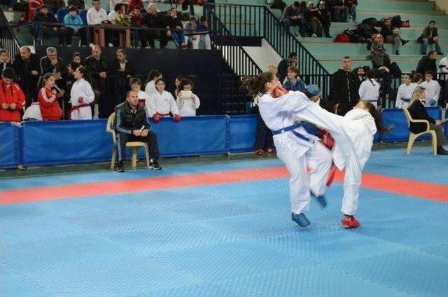 Karate Balkan Şampiyonasında 2 Düzceli