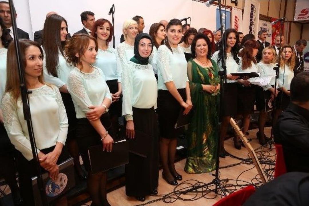 Trt Sanat&ccedil;ılarının Van Konseri