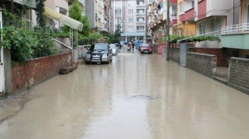 Vezirk&ouml;pr&uuml;&rsquo;de Şiddetli Yağmur