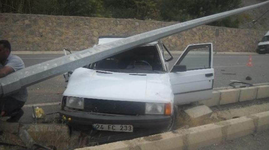 Tercan&rsquo;da Trafik Kazası: 4 Yaralı