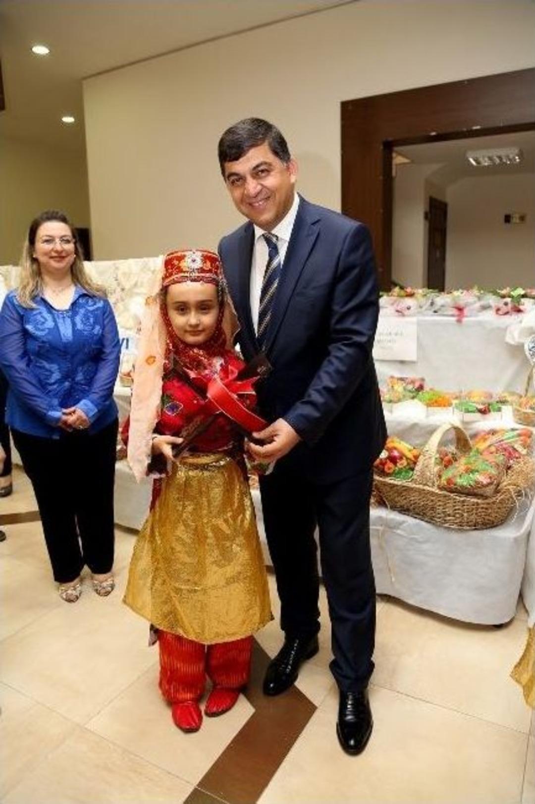 Şehitkamilli Hanımlardan &ldquo;ellerde Yeşeren Umutlar&rdquo; Sergisi