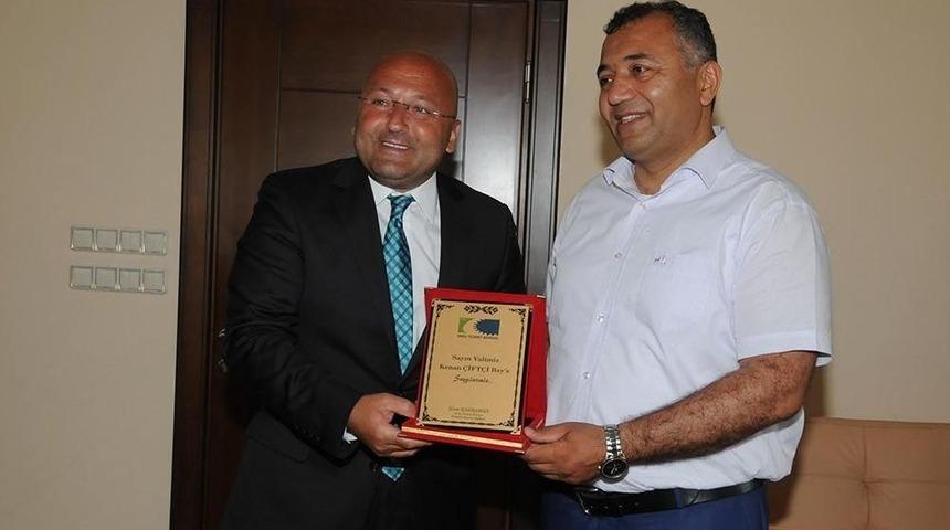 Vali Kenan &Ccedil;ift&ccedil;i'nin Veda Ziyaretleri