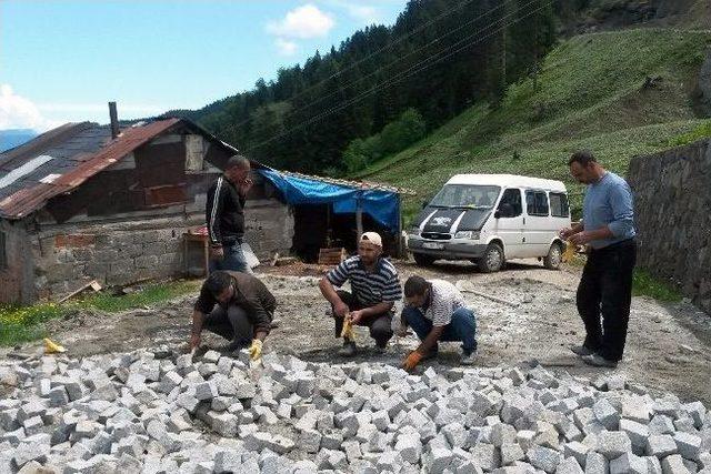 Erikbeli Yaylasında Parke Çalışması Tamamlandı