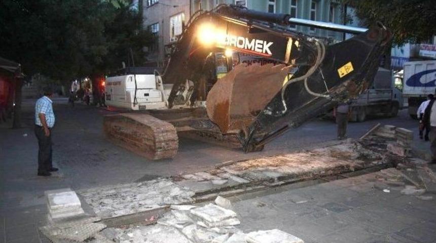 Aksaray Belediyesi'nin Gecelik Operasyonları S&uuml;r&uuml;yor