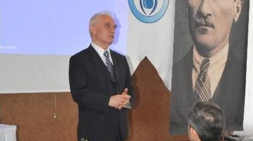 Eski Dışişleri Bakanı Yakış: "ışid İslam Hilafeti Peşinde"