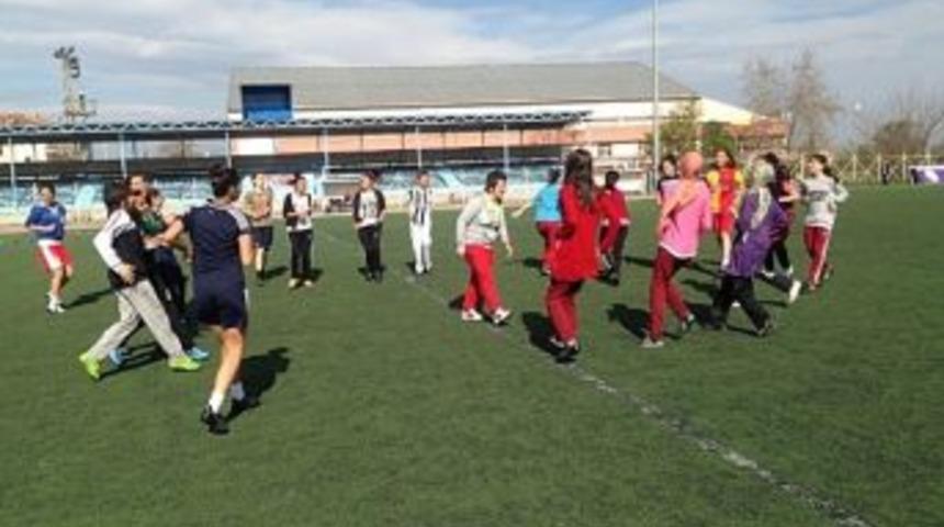 Gen&ccedil; Ve Yıldız Kızlar T&uuml;rkiye Futbol Şampiyonası