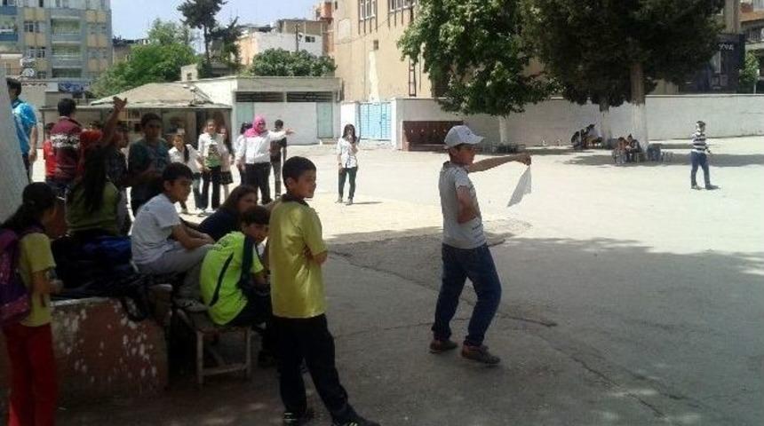 &Ccedil;ocuklar Haklarını Oynayarak &Ouml;ğreniyor